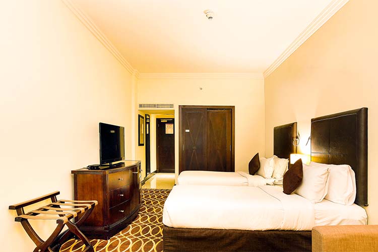 Superior Room – King & Twin