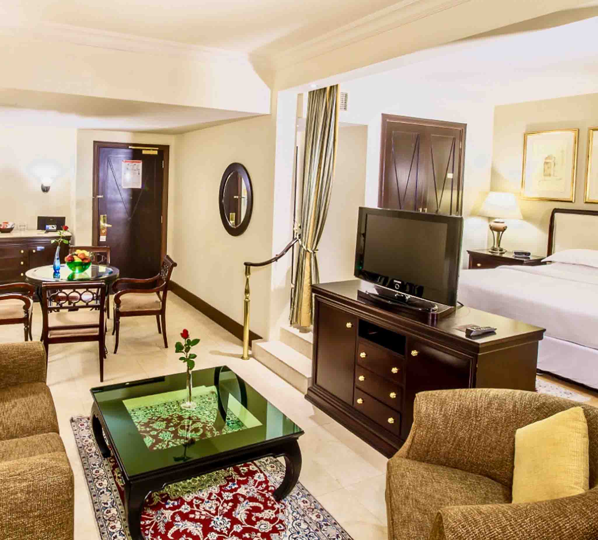 Executive Room – King & Twin