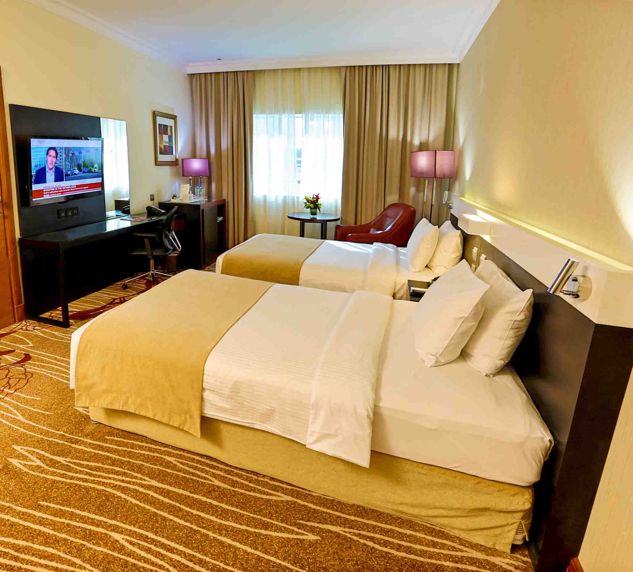 Executive Rooms – King & Twin